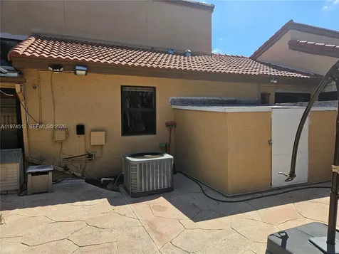 17914 NW 66th Ct Circle Hialeah FL 33015