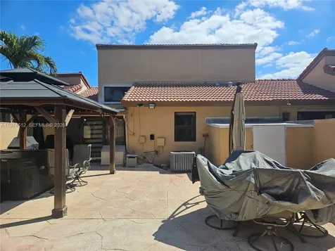 17914 NW 66th Ct Circle Hialeah FL 33015