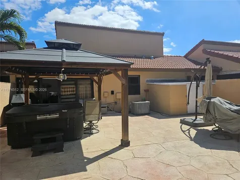 17914 NW 66th Ct Circle Hialeah FL 33015