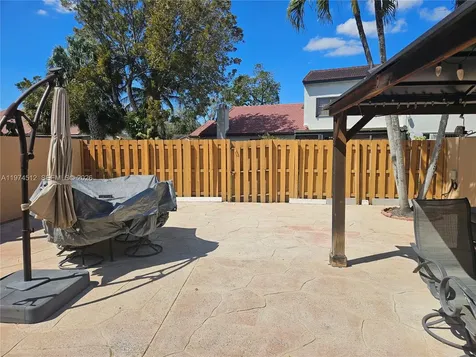 17914 NW 66th Ct Circle Hialeah FL 33015