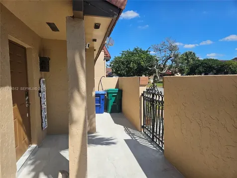 17914 NW 66th Ct Circle Hialeah FL 33015