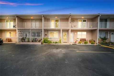 1540 W 42nd Place Hialeah FL 33012