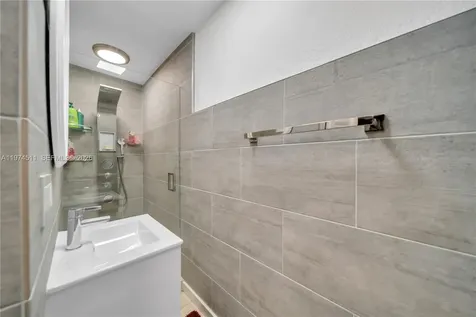 1540 W 42nd Place Hialeah FL 33012