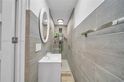 1540 W 42nd Place Hialeah FL 33012