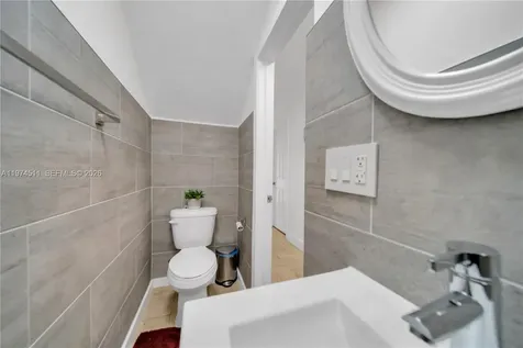 1540 W 42nd Place Hialeah FL 33012