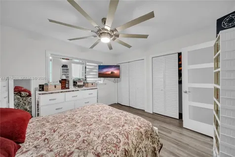 1540 W 42nd Place Hialeah FL 33012