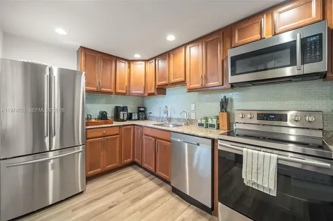 20500 W Country Club Drive Aventura FL 33180