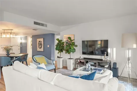 20500 W Country Club Drive Aventura FL 33180