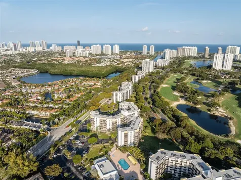 20500 W Country Club Drive Aventura FL 33180