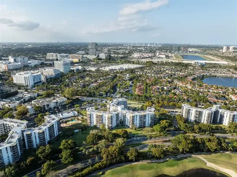 20500 W Country Club Drive Aventura FL 33180