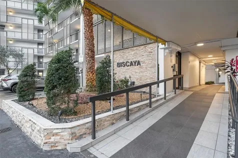 20500 W Country Club Drive Aventura FL 33180
