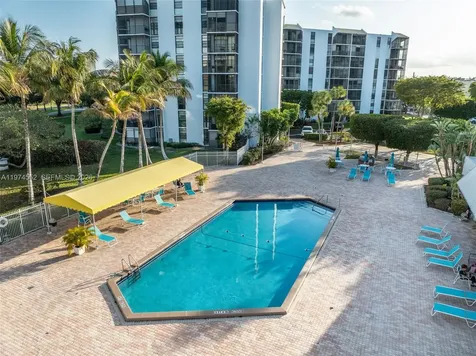 20500 W Country Club Drive Aventura FL 33180