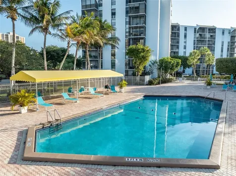 20500 W Country Club Drive Aventura FL 33180