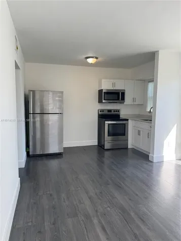 2150 NW 24th Street Miami FL 33142