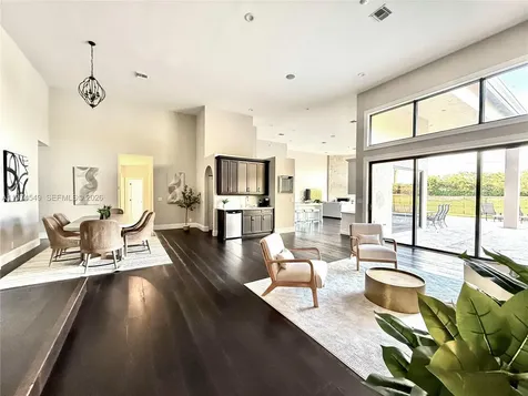 400 Alexandra Circle Weston FL 33326