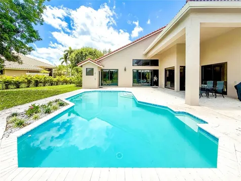400 Alexandra Circle Weston FL 33326