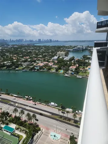 4779 Collins Avenue Avl06/1 Miami Beach FL 33140