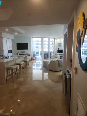 4779 Collins Avenue Avl06/1 Miami Beach FL 33140