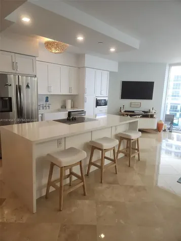 4779 Collins Avenue Avl06/1 Miami Beach FL 33140