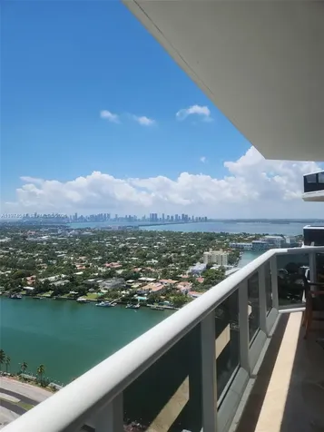 4779 Collins Avenue Avl06/1 Miami Beach FL 33140