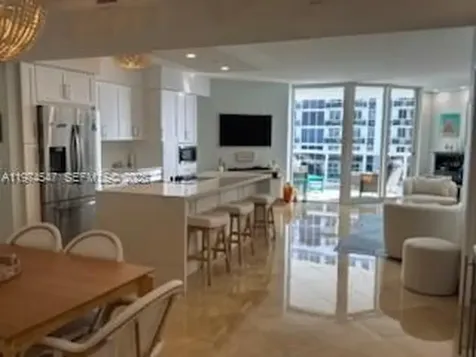 4779 Collins Avenue Avl06/1 Miami Beach FL 33140