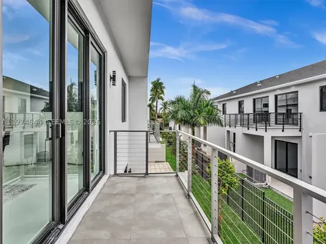 4648 SW 32nd Avenue Dania Beach FL 33312