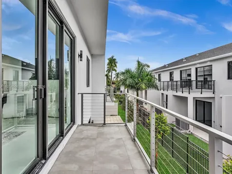 4648 SW 32nd Avenue Dania Beach FL 33312