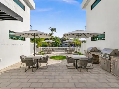 4648 SW 32nd Avenue Dania Beach FL 33312