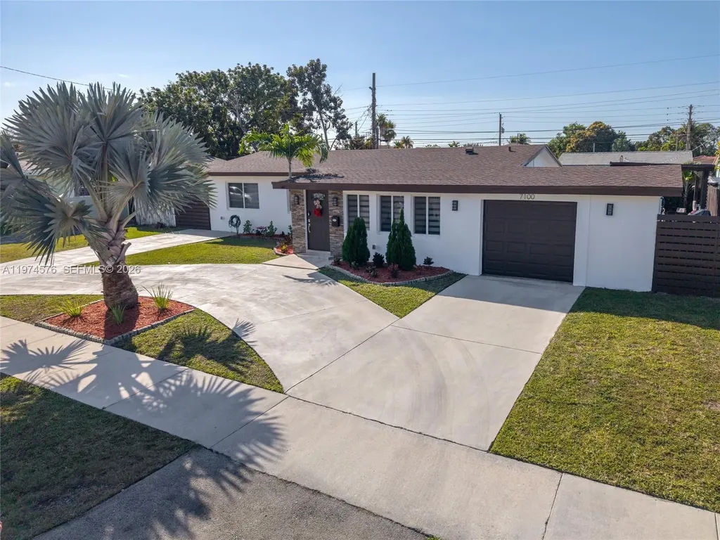 7100 SW 19th Terrace Miami FL 33155