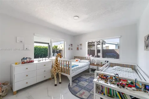 7100 SW 19th Terrace Miami FL 33155