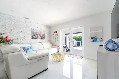 7100 SW 19th Terrace Miami FL 33155