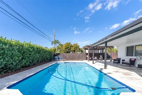 7100 SW 19th Terrace Miami FL 33155