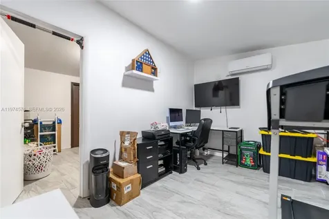 7100 SW 19th Terrace Miami FL 33155
