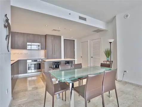 88 SW 7th Street Miami FL 33130