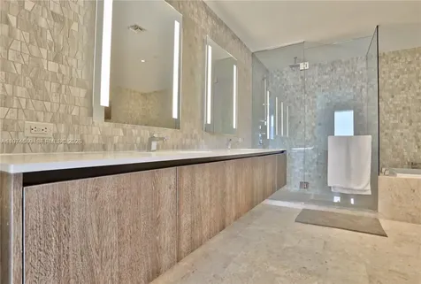 88 SW 7th Street Miami FL 33130