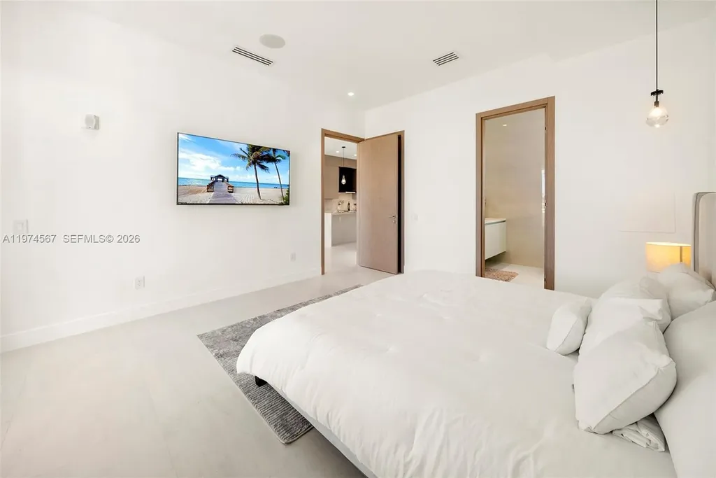 246 NE 6th Avenue Delray Beach FL 33483