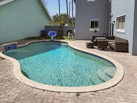 611 NW 205th Avenue Pembroke Pines FL 33029