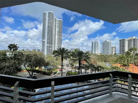 3600 Mystic Pointe Drive Aventura FL 33180