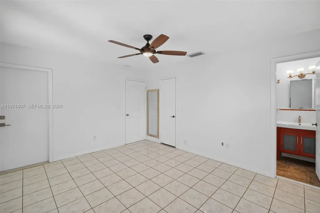 5650-5652 NE 17 Terrace, NE 17th Terrace Fort Lauderdale FL 33334