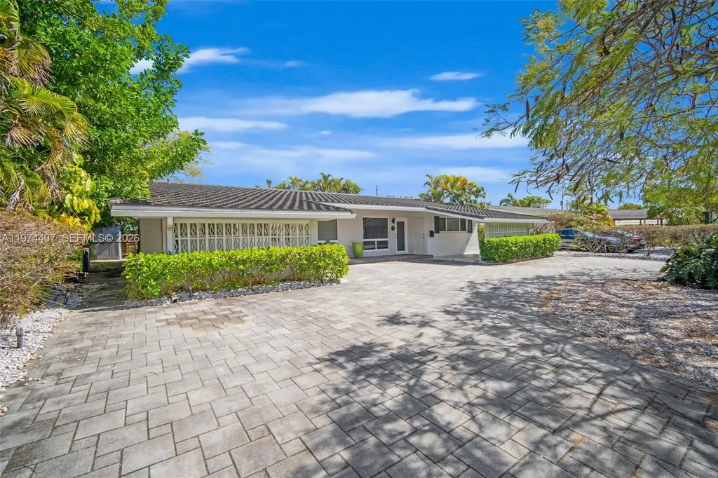 5650-5652 NE 17 Terrace, NE 17th Terrace Fort Lauderdale FL 33334