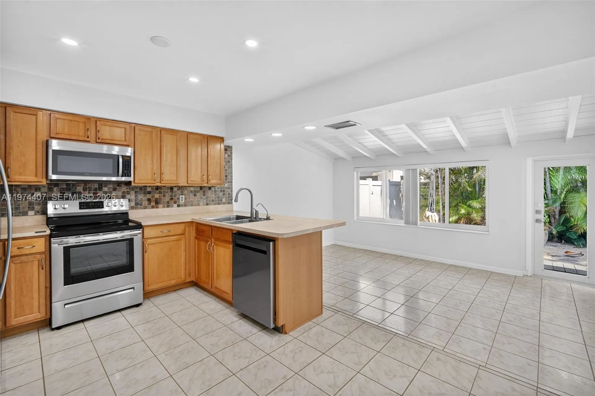 5650-5652 NE 17 Terrace, NE 17th Terrace Fort Lauderdale FL 33334