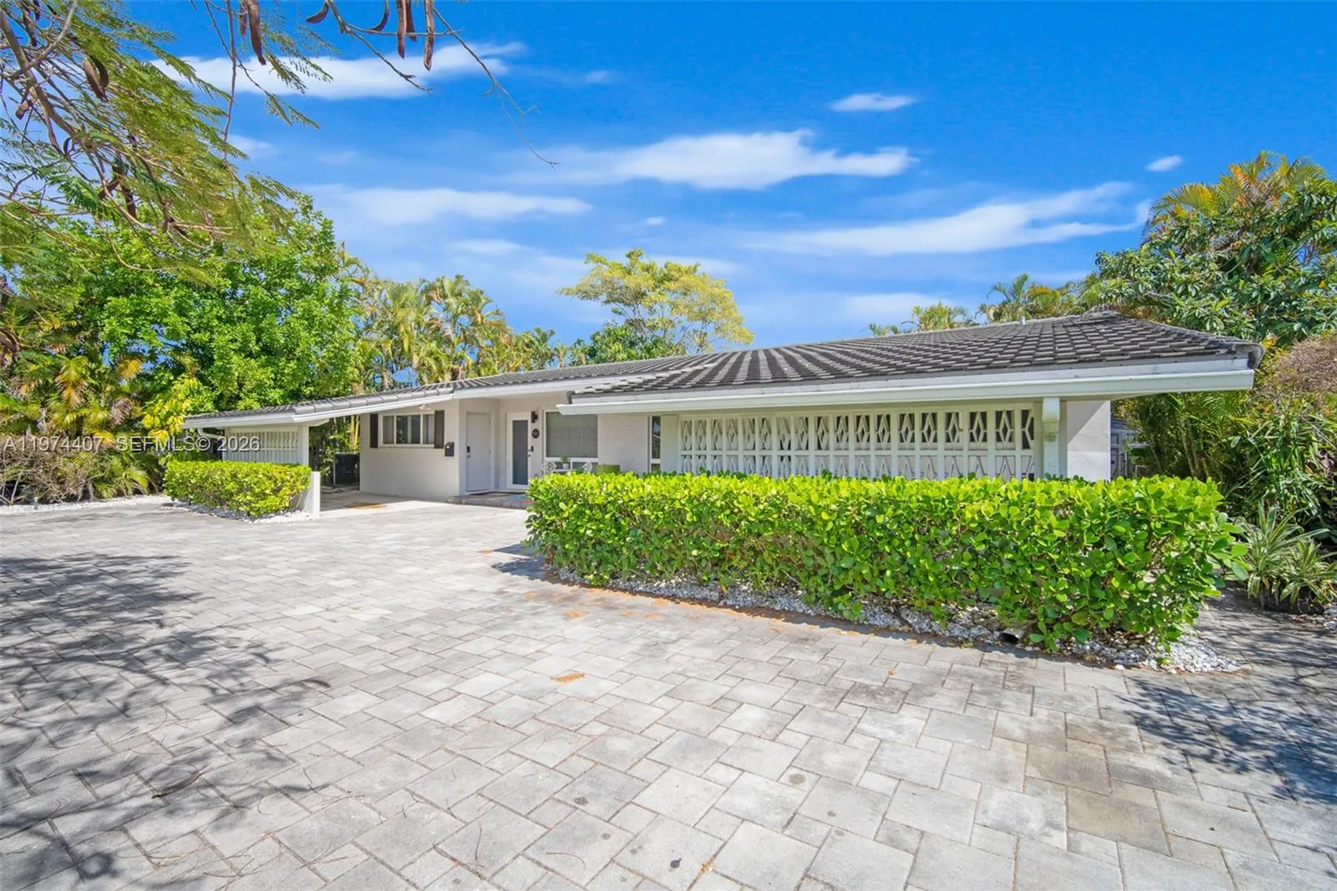 5650-5652 NE 17 Terrace, NE 17th Terrace Fort Lauderdale FL 33334