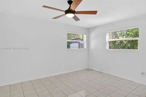 5650-5652 NE 17 Terrace, NE 17th Terrace Fort Lauderdale FL 33334