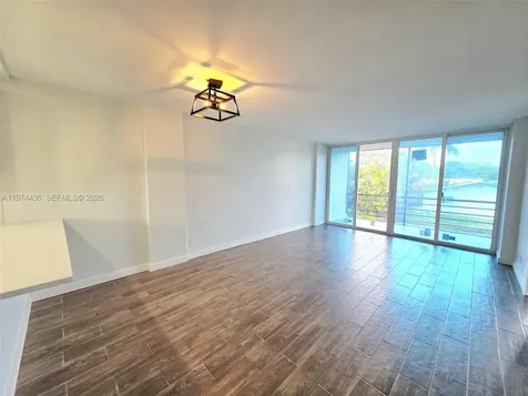108 Royal Park Drive Oakland Park FL 33309