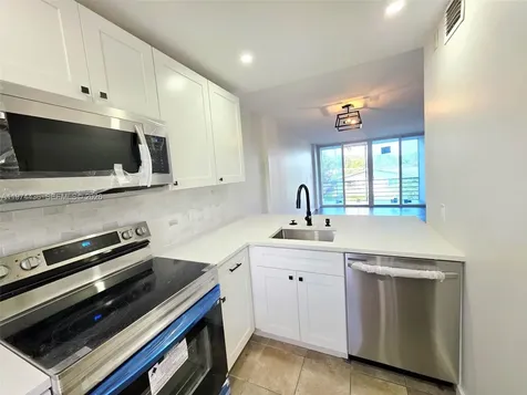 108 Royal Park Drive Oakland Park FL 33309