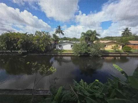 108 Royal Park Drive Oakland Park FL 33309