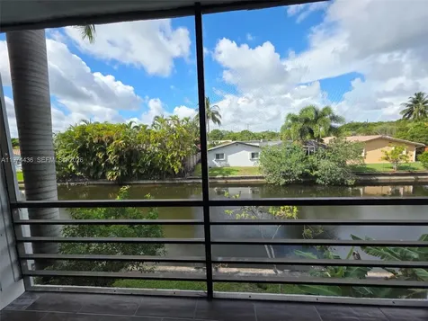 108 Royal Park Drive Oakland Park FL 33309