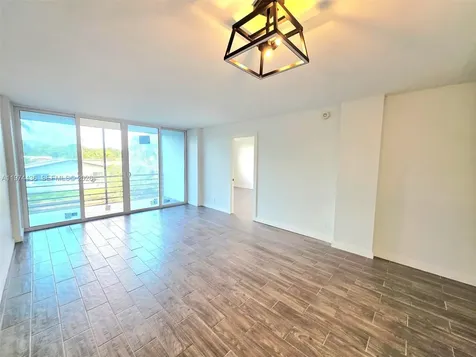 108 Royal Park Drive Oakland Park FL 33309