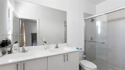 1757 SE 26th Terrace Homestead FL 33035