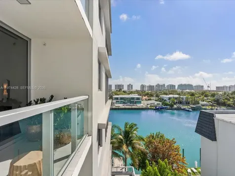 9521 E Bay Harbor Drive Bay Harbor Islands FL 33154